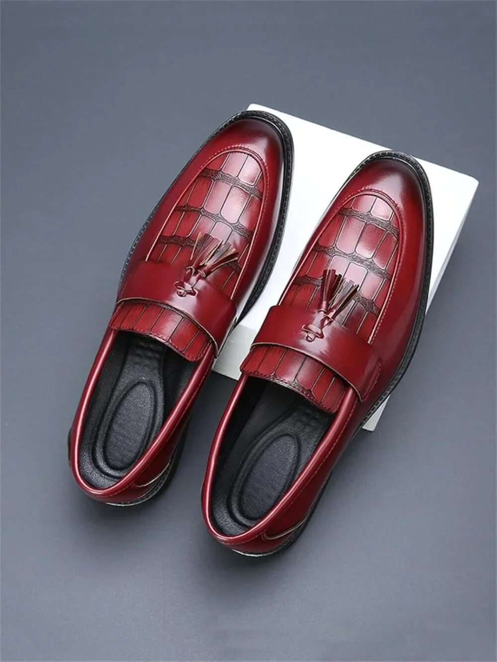 Men's Red Crocodile Print Tassel Slip On Loafer Business Formal Dress Shoes